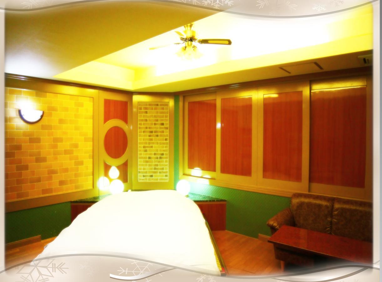 Kyoto Hotel Crown (Adults Only) Esterno foto